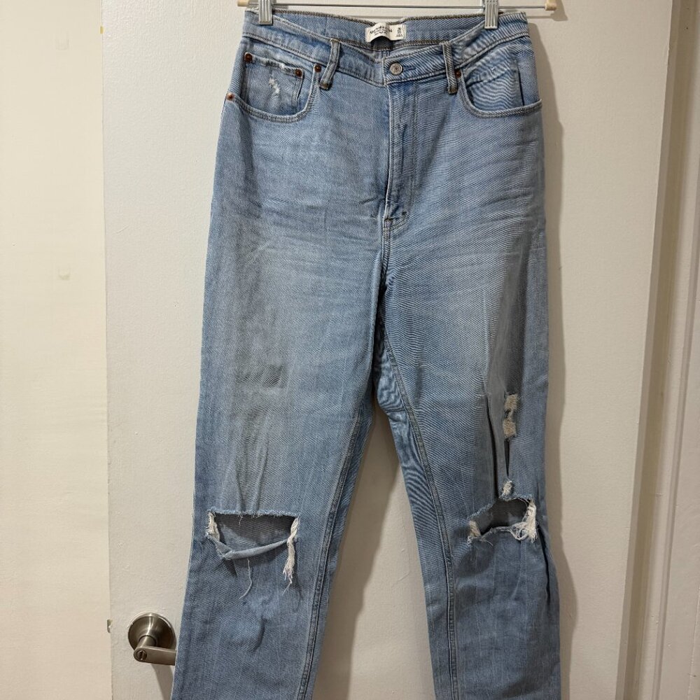 Abercrombie & Fitch Ultra High Rise Ankle Straight Jeans Size 30 / 10 - Picture 2 of 6